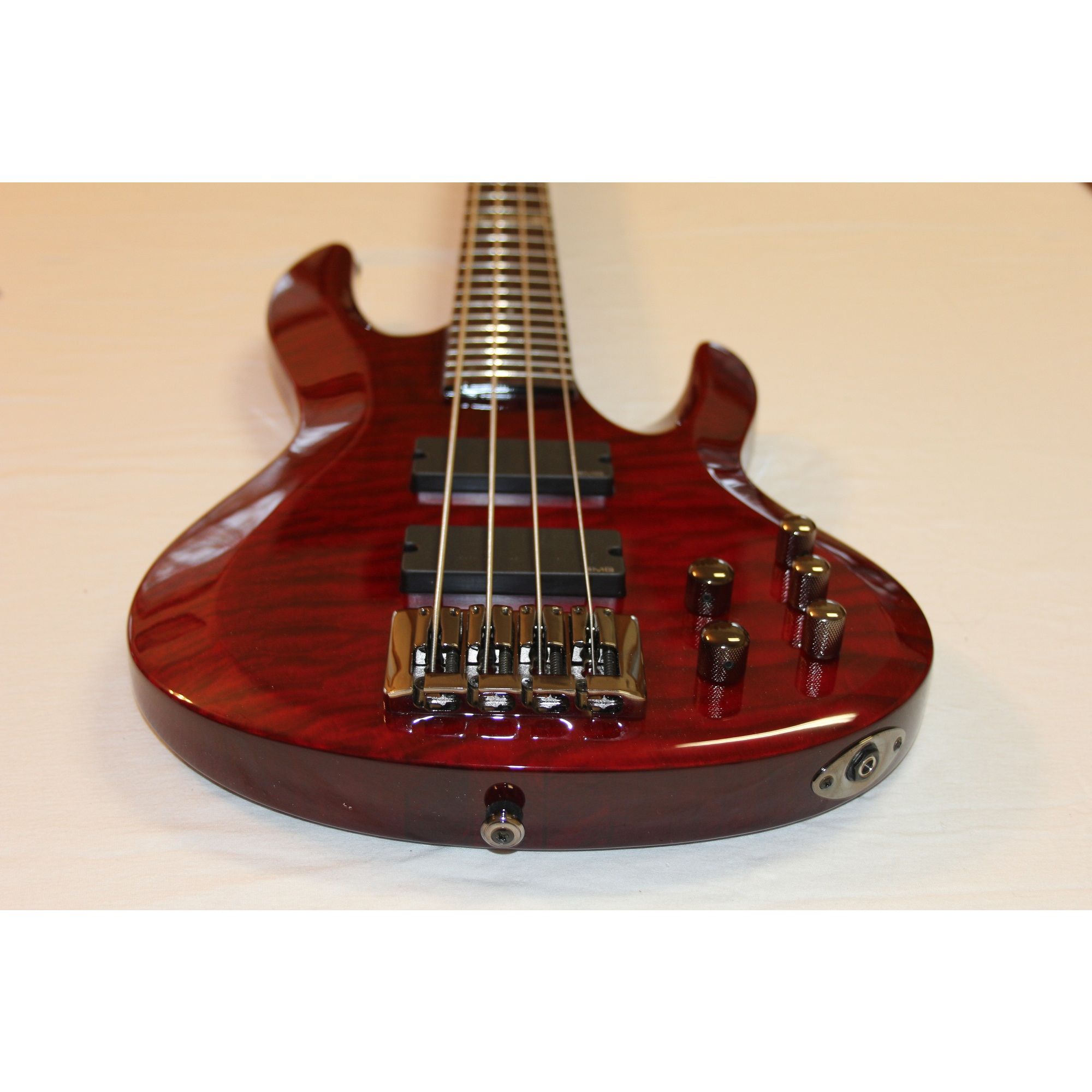 Ibanez btb 404 discount