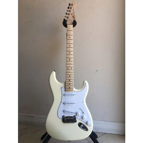 G&L Legacy USA Fullerton Standard in Vintage White, FS LEGACY VTW